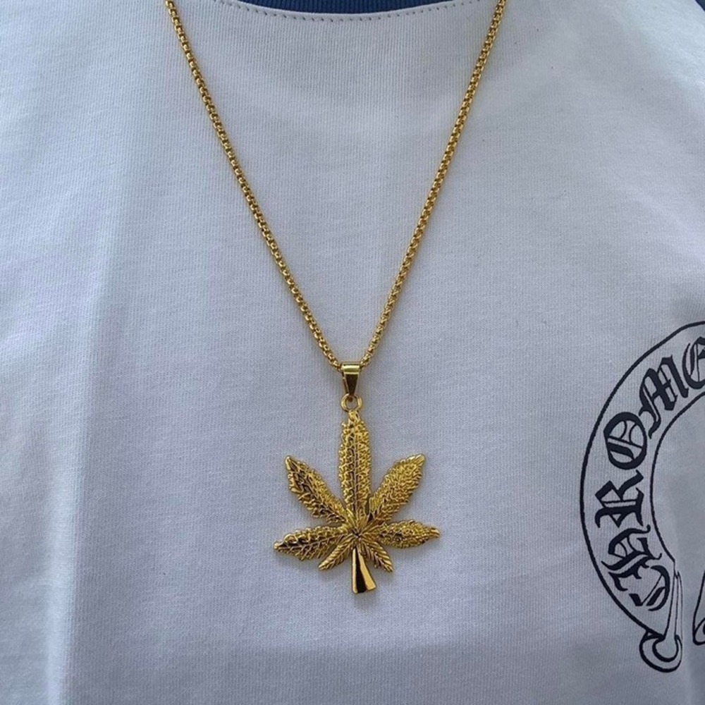 Gold Leaf Pendant Necklace